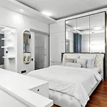Luxury In Center 2 Balconies 2 Bathrooms Ac Katovice