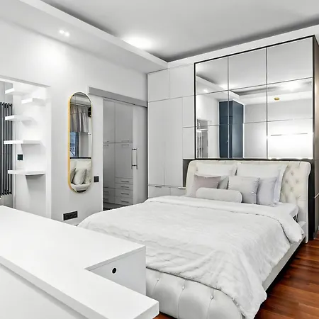Luxury In Center 2 Balconies 2 Bathrooms Ac Katoviçe
