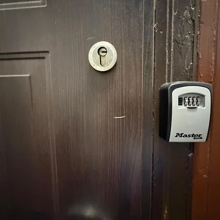 Luxury In Center 2 Balconies 2 Bathrooms Ac Apartmán *